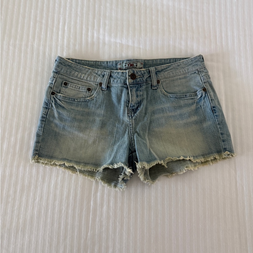 YMI Women’s Distressed Light Wash Jean Shorts Size 9 Frayed Hem Low Rise